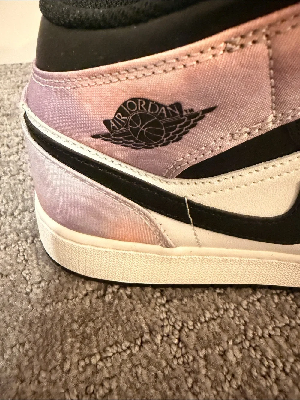 Air Jordan 1 Mid SE 
